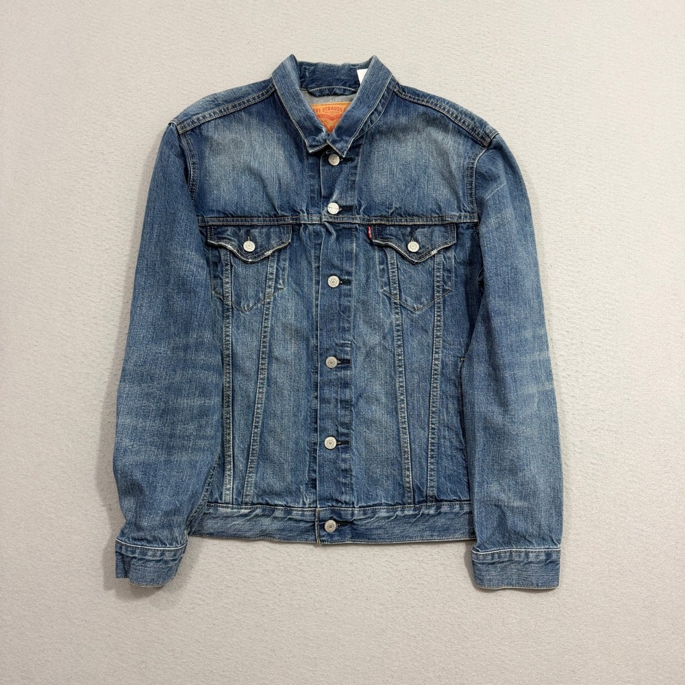 Levis Trucker Jacket Men Medium Blue Denim The Trucker Classic Cotton Button Up